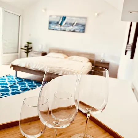 Sea House Villa *