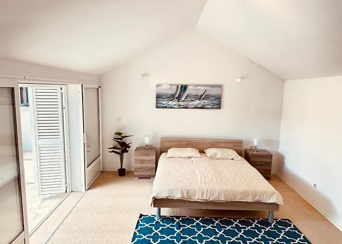 Sea House Bol